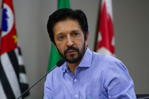 Em estreia de campanha, Nunes aposta em missa e relembra Covas; Boulos toma café com Marta e visita comércios