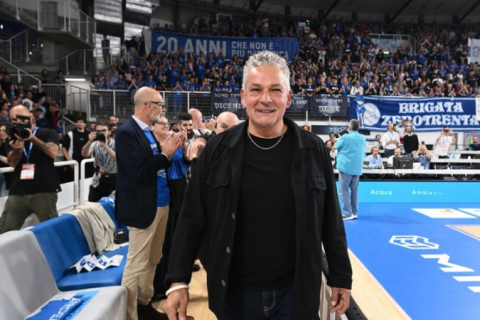 Bandidos invadem mansão de ex-jogador italiano Roberto Baggio