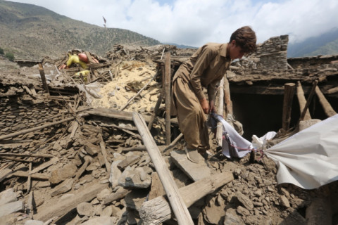 Mais de 2.200 mortos em terremoto no Afeganistão, diz novo balanço oficial