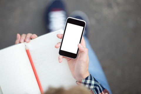 Alunos poderão usar celular somente em emergências