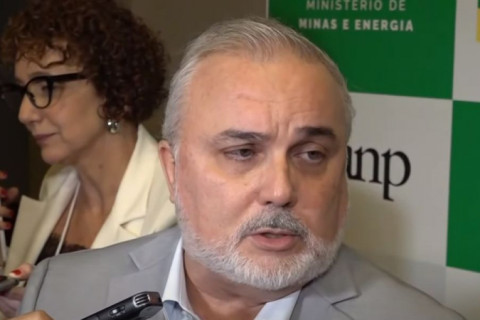 Senado aprova convocação do presidente da Petrobras para esclarecimentos sobre dividendos