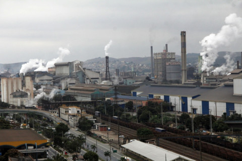 Tragédia no RS freia crescimento da indústria no Brasil