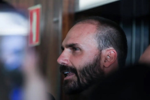 Eduardo Bolsonaro diz que Lei Magnitsky pode ser aplicada a Moraes e atingir Motta e Alcolumbre