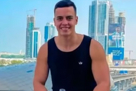 Influenciador que atropelou fisioterapeuta se entrega após 10 meses foragido