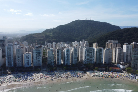 Senado debate privatização de terrenos da União em praias nesta segunda