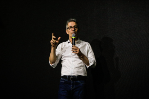 Zema oficializa renúncia ao governo de MG e encaminha pré-candidatura à Presidência