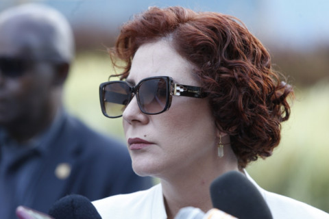 Carla Zambelli renuncia ao cargo de deputada