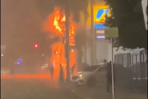Incêndio em pousada de Porto Alegre deixa ao menos nove mortos