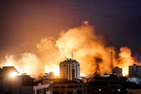 Israel realiza intenso bombardeio em Gaza, e Netanyahu alerta que é apenas o início: ‘Acabamos e começar’