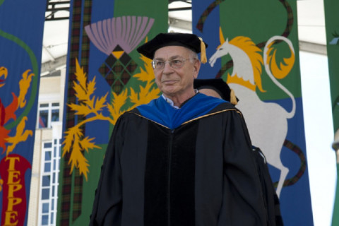 Daniel Kahneman, vencedor do Nobel de Economia, morre aos 90 anos