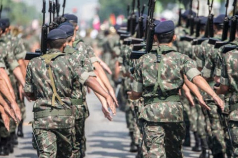 Mulher engana o Exército e recebe pensão por 33 anos