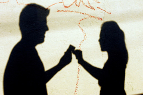 CCJ aprova pena de prisão a quem retirar preservativo durante ato sexual sem consentimento do parceiro