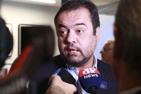 TSE forma maioria para tornar Castro inelegível por 8 anos