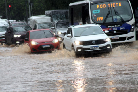 Após alagamentos e transtornos, São Paulo tem alerta de chuva forte nesta quinta-feira e na sexta