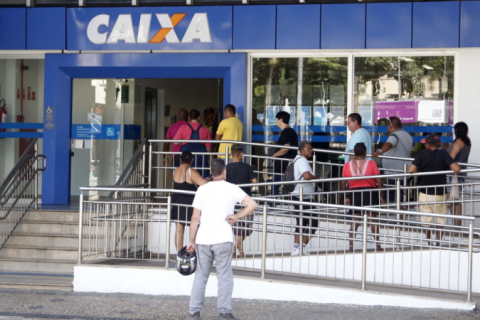 Caixa Econômica Federal abre concursos com mais de 4 mil vagas em todo o Brasil