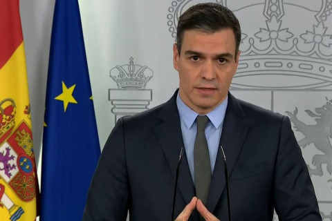 Premiê espanhol cancela agenda pública e cogita renunciar ao cargo após denúncias contra a esposa