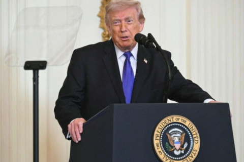 Irã está ‘totalmente derrotado e quer um acordo’, diz Trump