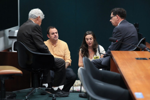 PSOL articula com a CCJ para tentar reverter cassação de Glauber Braga