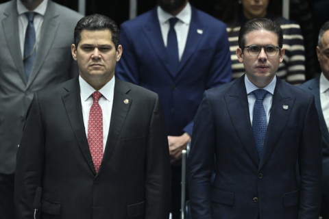 Congresso ensaia aproximação com o governo e se coloca à disposição para agir ‘com firmeza’ em resposta a tarifaço