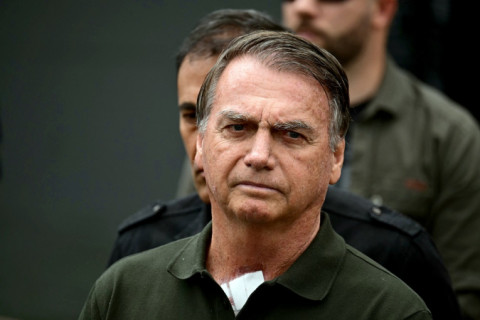 Base governista propõe indiciamento de Bolsonaro por descontos do INSS