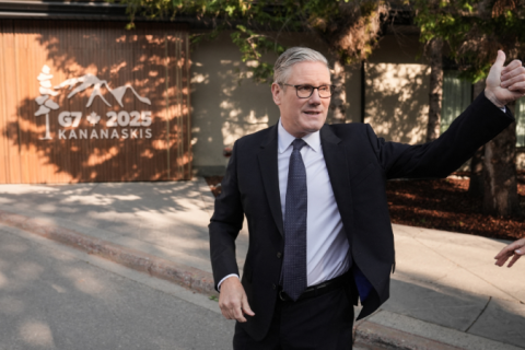 Chefe de gabinete de Starmer renuncia após polêmica no caso Epstein