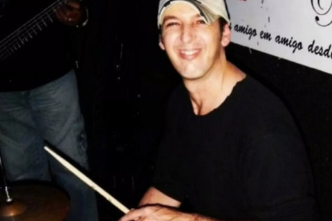 Morre Dodô, baterista da banda Karametade, aos 52 anos