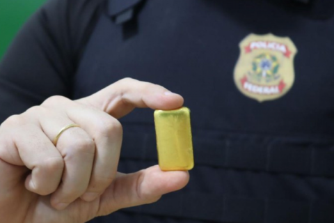 PF investiga empresas suspeitas de comercializar ilegalmente quase R$ 10 bi em ouro