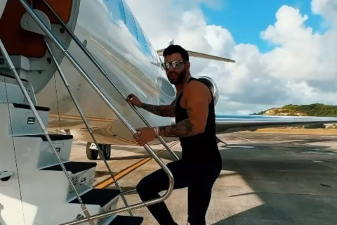 Avião de Gusttavo Lima é apreendido em ação que prendeu Deolane Bezerra