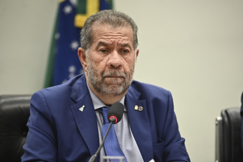 Carlos Lupi será ouvido na CPMI do INSS nesta segunda-feira