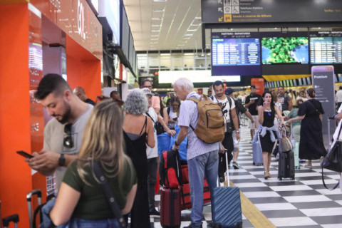Ministério da Justiça restringe entrada de imigrantes sem visto no Brasil