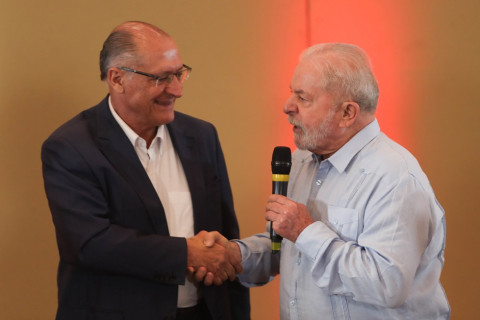 Por unanimidade, TSE rejeita ações contra Lula e Alckmin