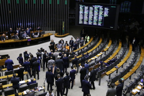 PL da anistia consegue assinaturas para tramitação