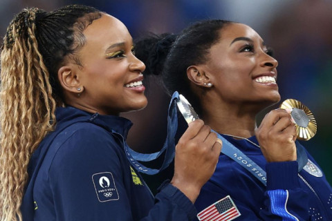 Simone Biles diz que Rebeca Andrade a deixou pilhada e que não quer mais competir com a brasileira