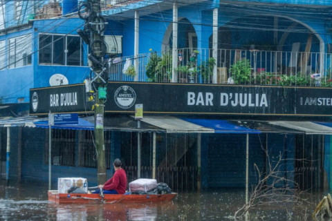 Guaíba volta a ultrapassar 4 metros, e Porto Alegre é tomada por lixo e entulho após alagamentos