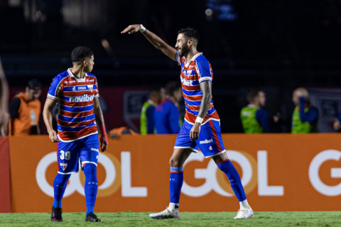 São Paulo inicia o Brasileiro com derrota para o Fortaleza, e torcida xinga Carpini