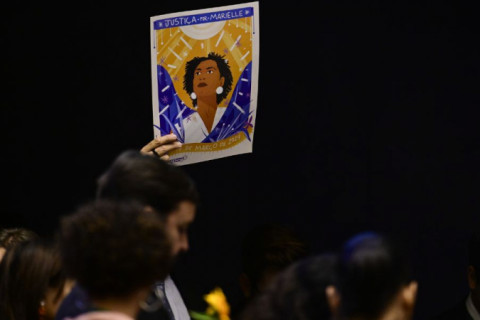 Deputados de esquerda e direita brigam na Câmara dos Deputados após provocações sobre morte de Marielle