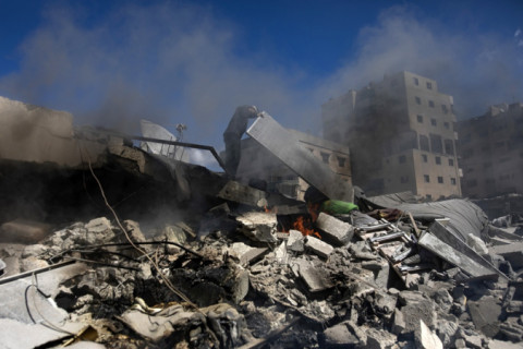 Defesa Civil de Gaza afirma que forças militares israelenses mataram 35 pessoas