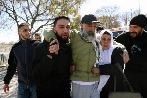 Hamas anuncia que vai libertar mais três reféns vivos neste sábado