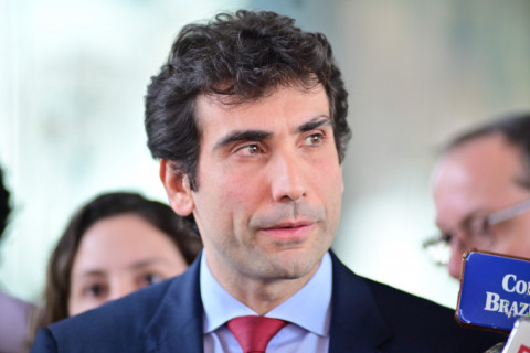 Galípolo diz que desinflação é mais lenta do que se imaginava, mas não vê enfraquecimento das economias