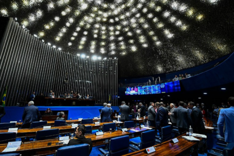 Senado aprova projeto contra adultização de crianças na internet