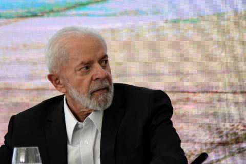 Lula veta a ideia de construir casas provisórias no Rio Grande do Sul após anúncio de Leite