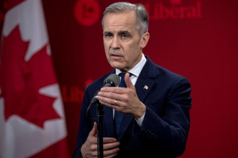 Premiê Mark Carney vence as eleições legislativas no Canadá