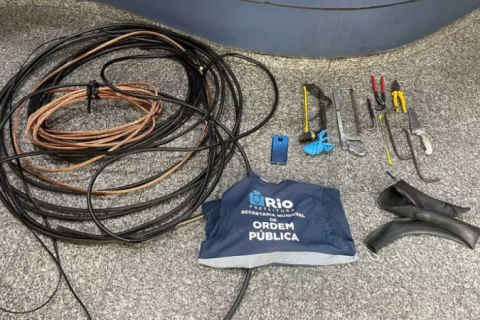 Homens são presos com 200 kg de fios de cobre no Rio de Janeiro