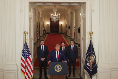 ‘Haverá paz ou tragédia para o Irã’, diz Trump em pronunciamento após bombardeios americanos