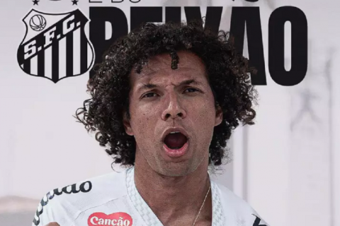 Santos reforça o meio-campo e oficializa a contratação do volante Willian Arão
