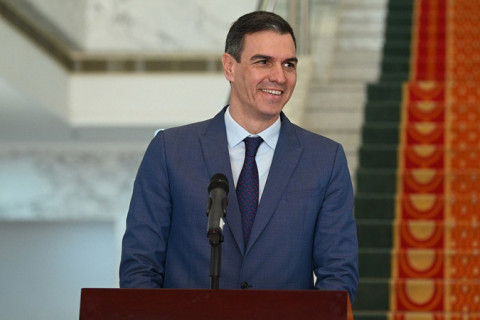 Primeiro-ministro Pedro Sánchez permanece em silêncio pelo segundo dia consecutivo e deixa Espanha apreensiva