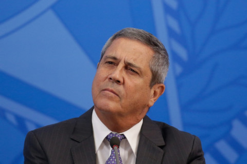 Moraes cobra explicações sobre visitas não autorizadas a Braga Netto