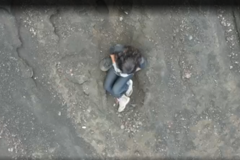 Família de brasileira que caiu em trilha na Indonésia desmente informações de ajuda e diz que Juliana está há 36 horas desaparecida