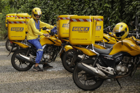 Correios anunciam PDV e concurso para carteiro