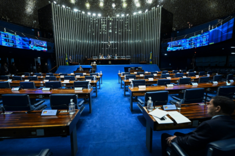 Senado aprova PL que inclui violência contra filhos na Lei Maria da Penha